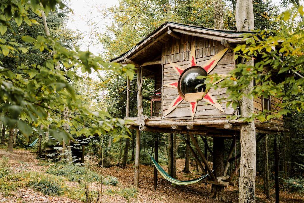 Quebec treehouse for glamping