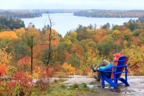 Huckleberry Rock Lookout in Muskoka (photo: Discover Muskoka)